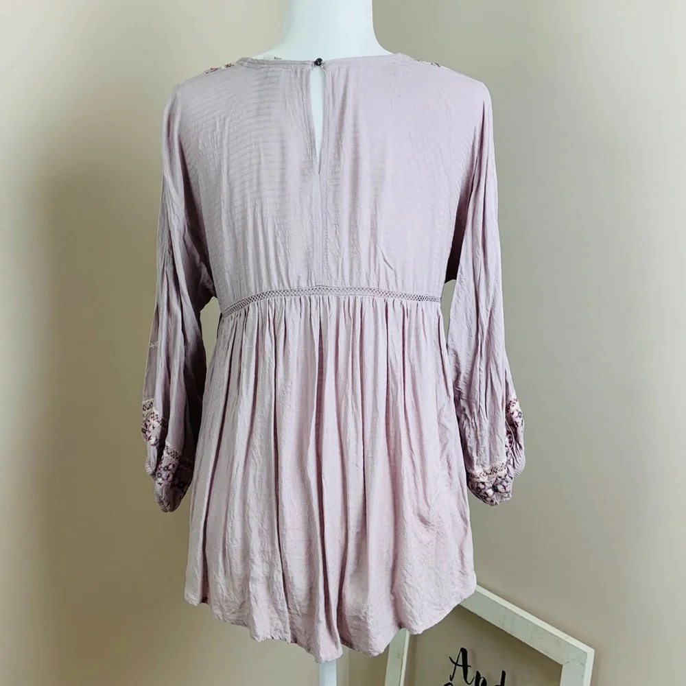 Knox Rose Embroidered Floral V Neck Top Small - Picture 3 of 4